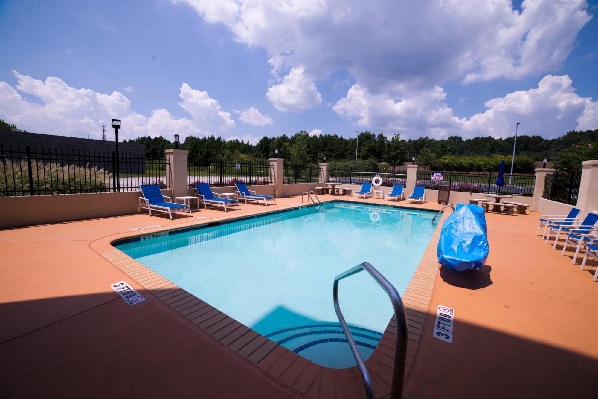 Holiday Inn Express Hotel & Suites Atlanta East - Lithonia, An Ihg Hotel Exterior photo